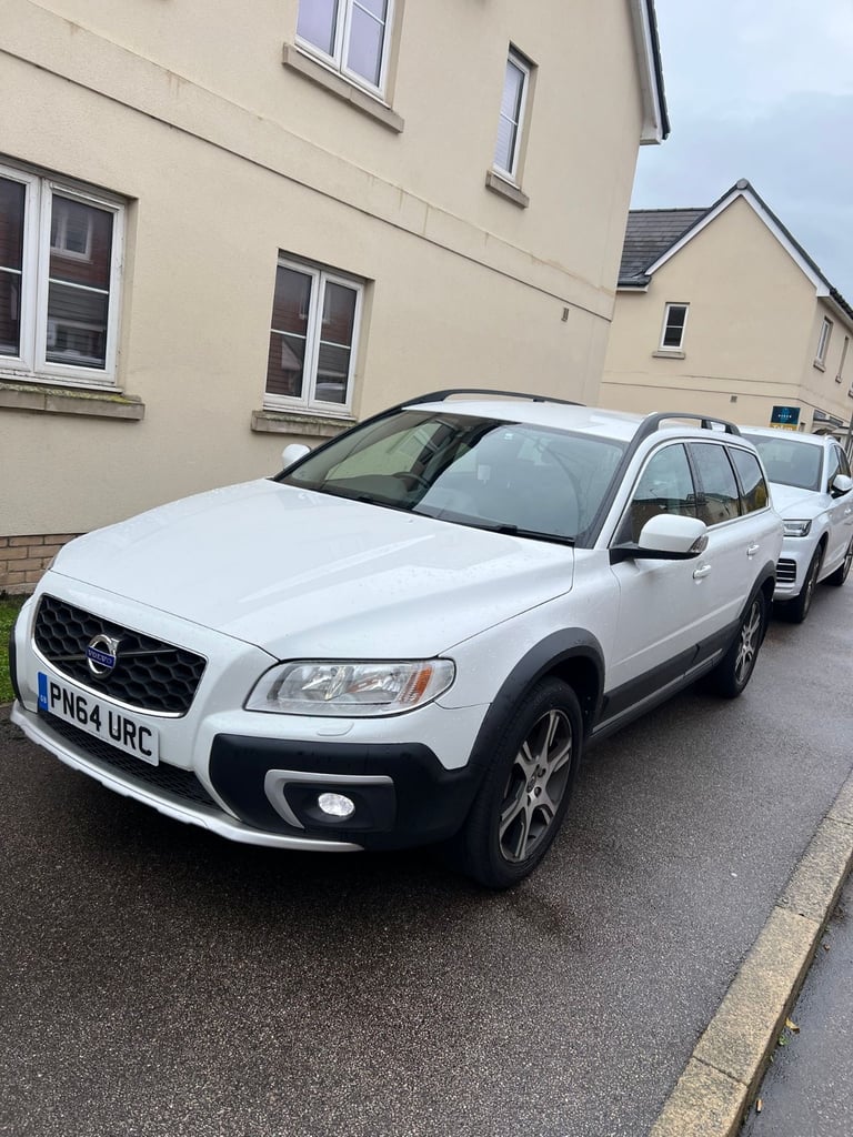2015 Volvo, XC70 D4, 181HP SE NAV Manual