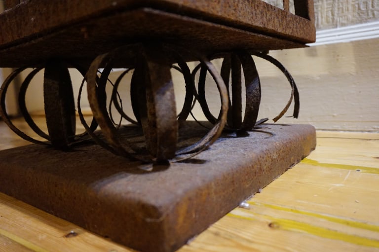 Oblisk, garden ornament