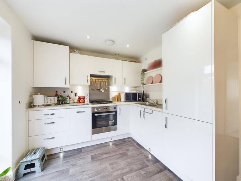 Modern 3-Bedroom house in Dukes Quarter, Bordon.