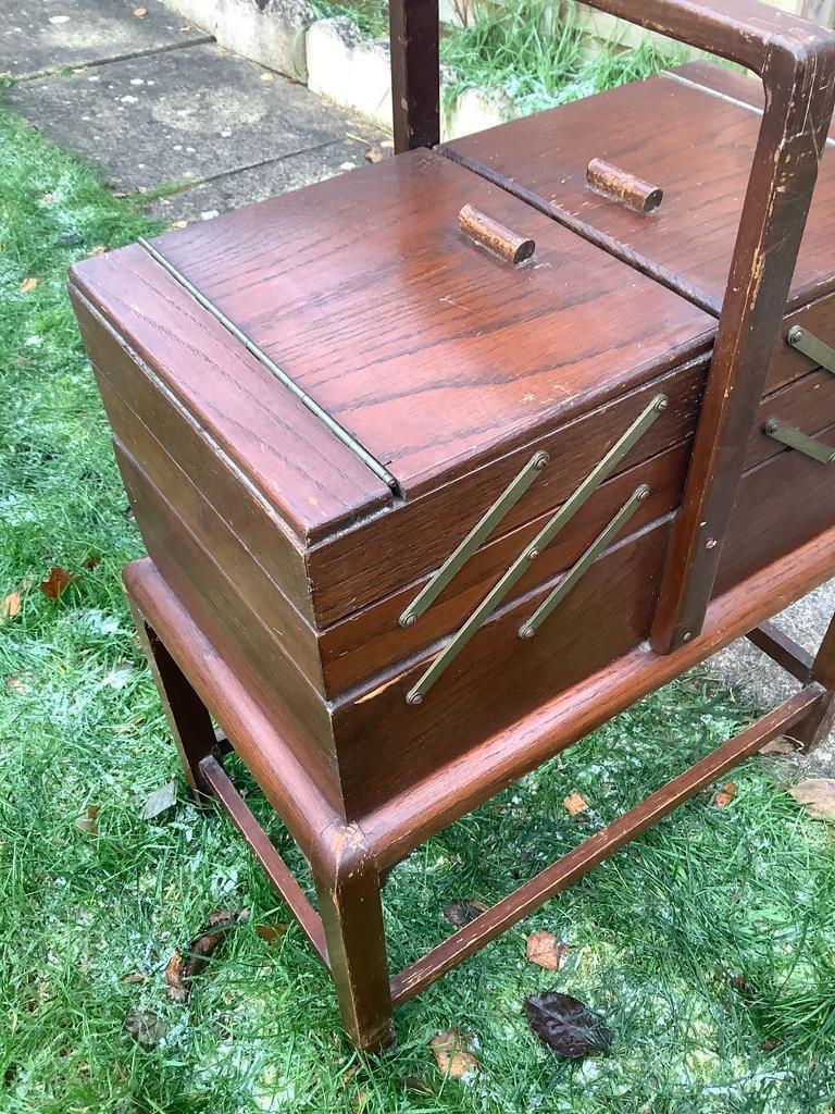 Vintage Cantilever Sewing Machine 