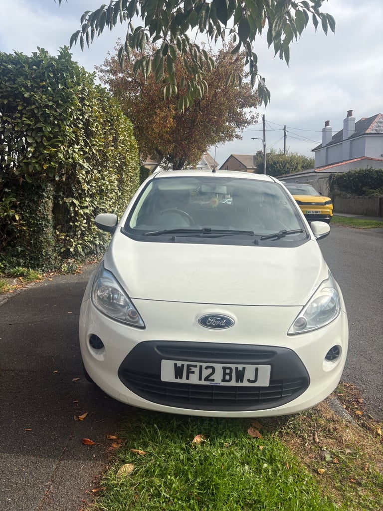 Ford, KA, Hatchback, 2012, Manual, 1242 (cc), 3 doors
