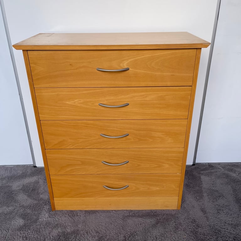 image for FREE DELIVERY Oak Chest of 5 drawers, in good condition.