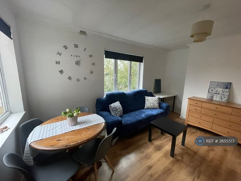 image for 3 bedroom flat in Mowbray Court, London, N22 (3 bed) (#2655513)