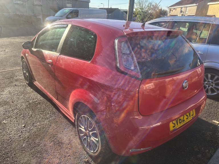 Fiat, PUNTO, Hatchback, 2012, Manual, 1368 (cc),3 doors - Image 4