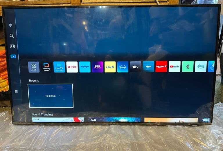 Samsaung  Smart 43 inches  Remote  control  and power lead 