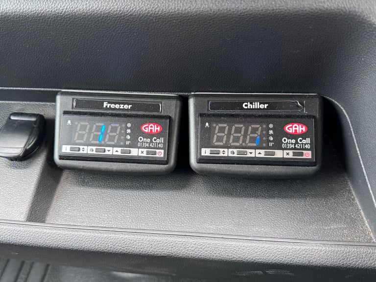 2020 Nissan NV400 Nissan NV400 2020 Mwb Fridge Van 2.3 dci 135ps MOT and Full History !! PANEL VA...