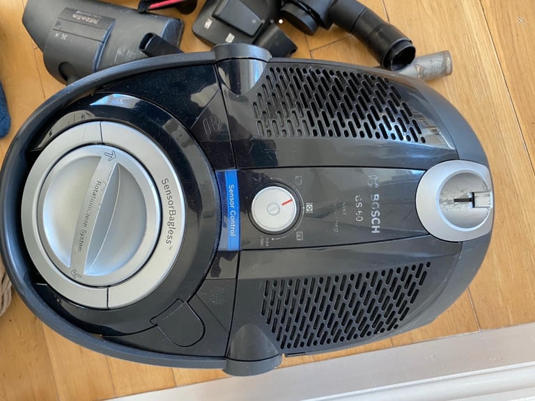 Bosch GS60, bagless vacuum cleaner (collect near junction 35 off M1)