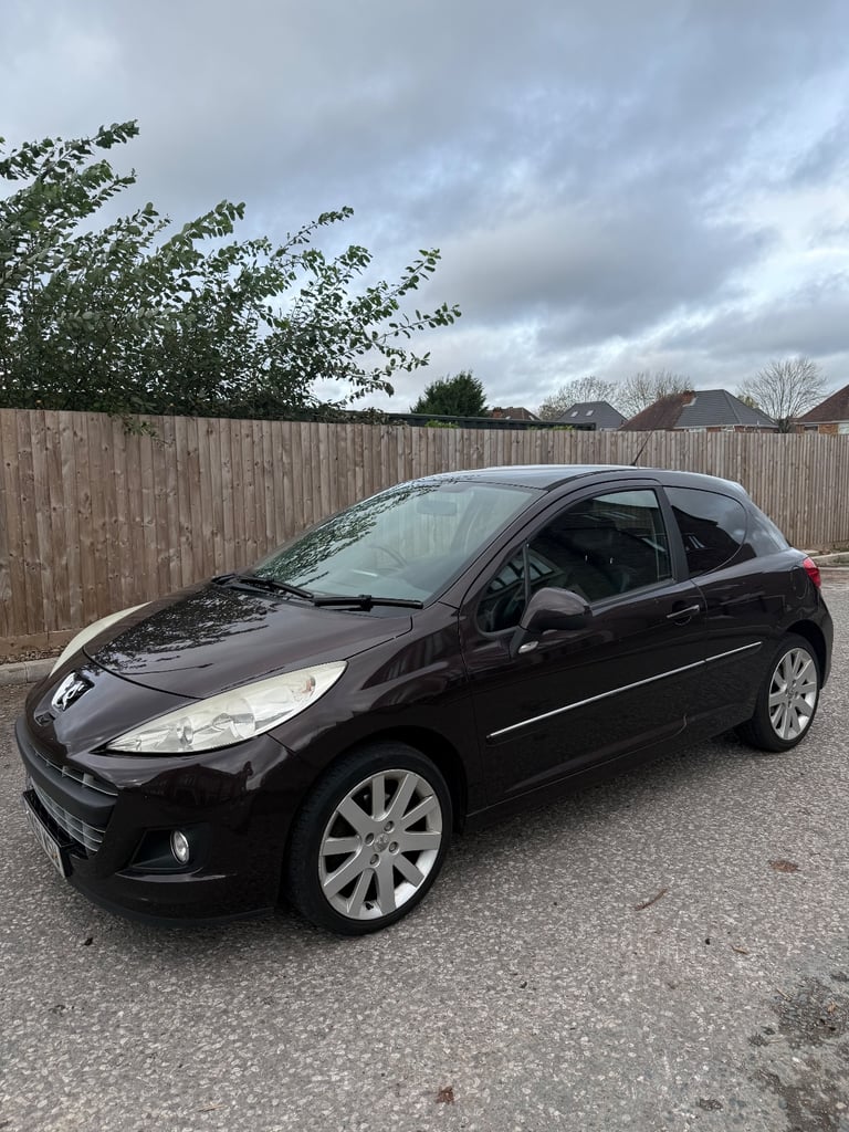 Peugeot 207 1.6 Petrol 2011 * ALLURE EDITION RARE COLOUR*