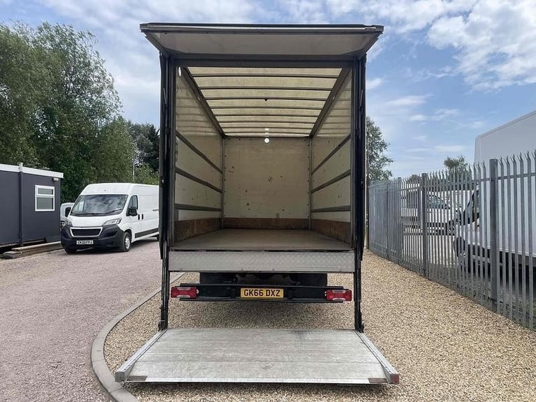 Iveco Daily 70C18 20FT Luton Box Van Taillift Truck Diesel Auto 7.2 Ton Lorry