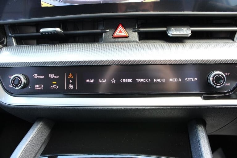 2024 Kia Sportage 1.6 T Gdi 13.8kwh Gt Line Suv 5dr Petrol Plug In Hybrid Auto Awd Euro 6 (s/ EST...