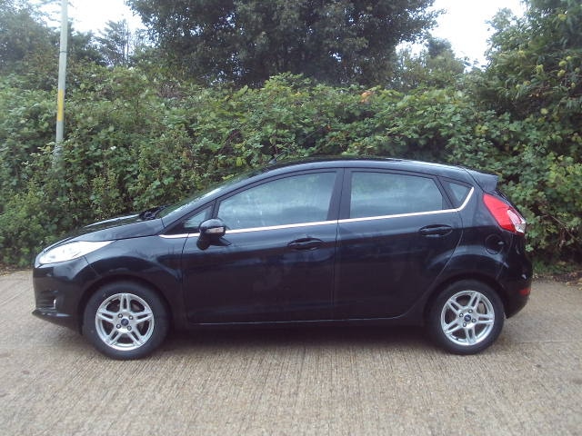 2014 Ford Fiesta 1.5 TDCi Zetec 5dr Black 58k Miles Years MOT Warranty £20 Road Tax HATCHBACK Die...