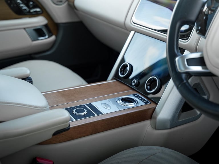  Land Rover Range Rover 5.0 P525 V8 Autobiography Auto 4WD Euro 6 (s/s) 5dr Petrol Automatic