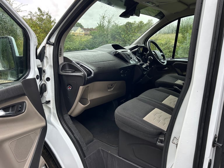 FORD TRANSIT TOURNEO LIMITED 9 SEATER MINIBUS 2015 LWB LONG MOT FULL SERVICE HISTORY