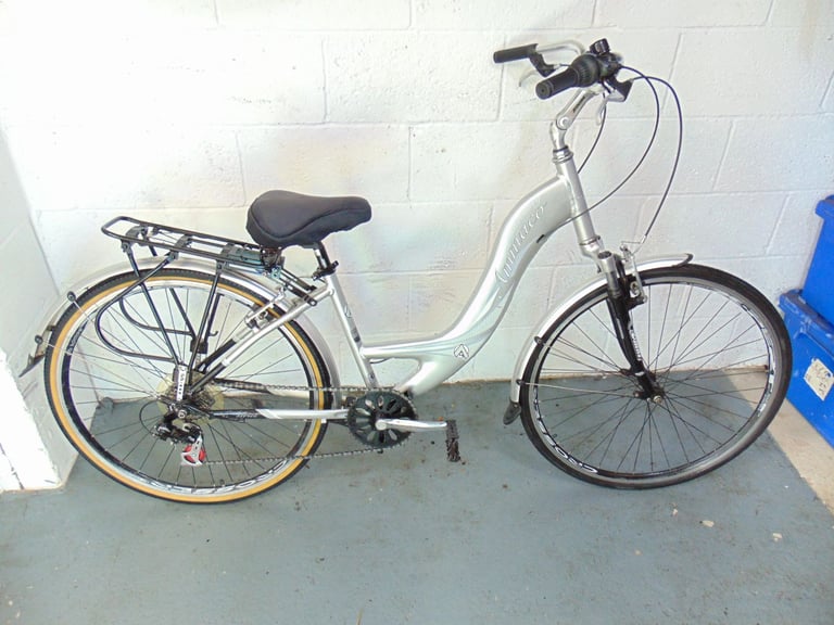 image for Aluminium Ammaco Canterbury (16 inch frame) Hardtail Hybrid/Commuter/City Bike (free local delivery)