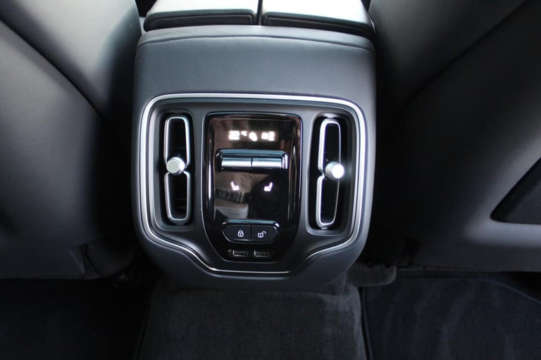 2023 Aston Martin DBX V8 550 5dr Touchtronic HATCHBACK PETROL Automatic