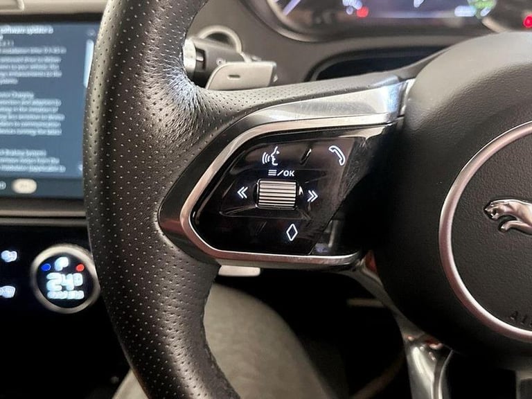 2022 Jaguar E-Pace 1.5 P300e 11.5kWh R-Dynamic SE Auto AWD Euro 6 (s/s) 5dr Automatic SUV Hybrid ...