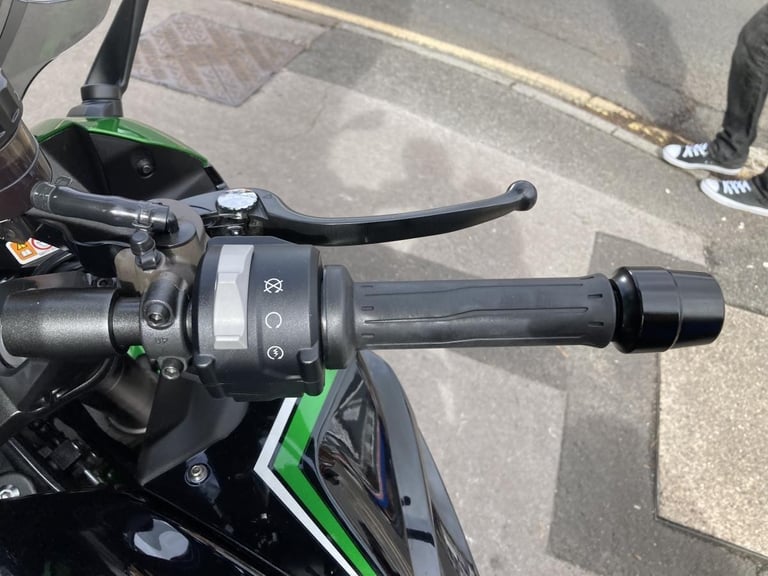 KAWASAKI PERFORMANCE TOURING EDITION - WITH FULL KAWASAKI SERVICE HISTORY 