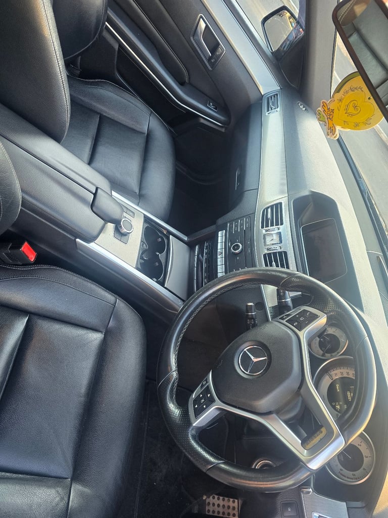 Mercedes-Benz, E CLASS, Saloon, 2015, Semi-Auto, 2143 (cc), 4 doors