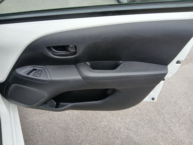 2014 Citroen C1 1.0 VTi Feel 5dr HATCHBACK Petrol Manual