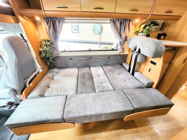 STUNNING Luxury Spacious Motorhome, 36k Miles! Full MOT, 6-Belts, Awning, Solar, Extras - ON SALE!