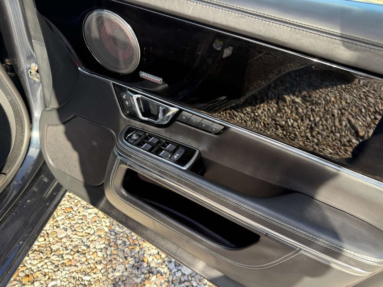 2020 Jaguar XJ 3.0d V6 Autobiography 4dr Auto [LWB] SALOON DIESEL Automatic