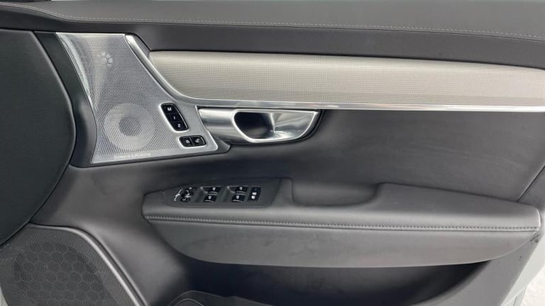 2024 Volvo V90 Ultra T8 AWD Plug-in hybrid Electric/Petrol Dark Automatic Estate Petrol Automatic