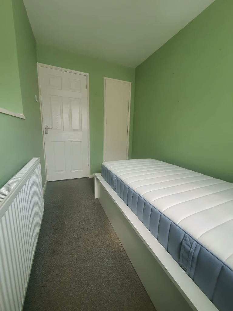 Spacious Single Room for Rent – ME1 2XT