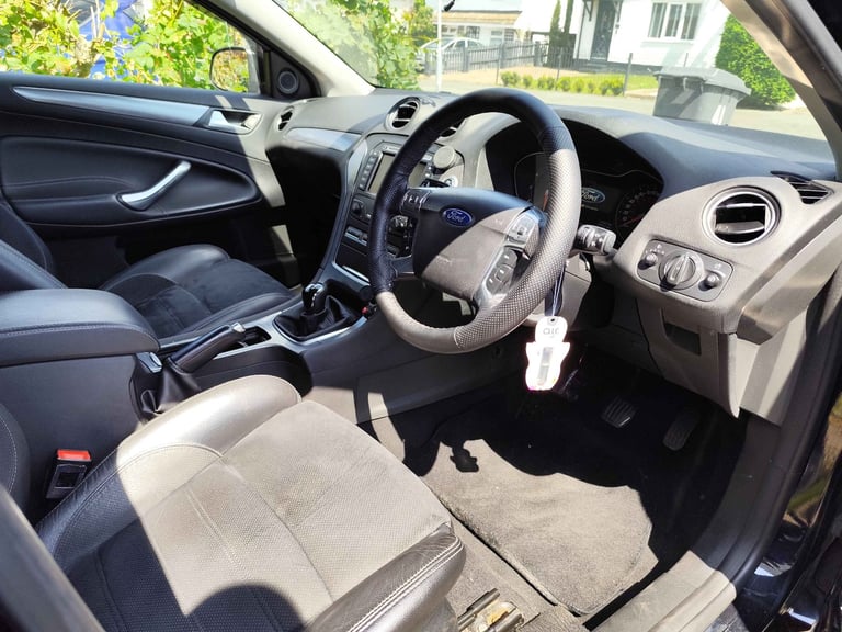 Ford Mondeo  Dashboard Glove Box Compartment 7S71A06010DJ £10