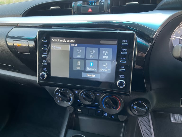 TOYOTA HILUX 2.4 D-4D 150PS ICON AUTOMATIC 4X4 UTILITY PICKUP 73 29,700 MILES