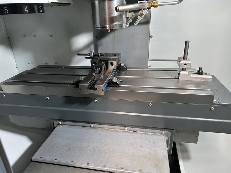 HAAS MINI MILL VERTICAL MACHINING CENTRE YEAR 2022