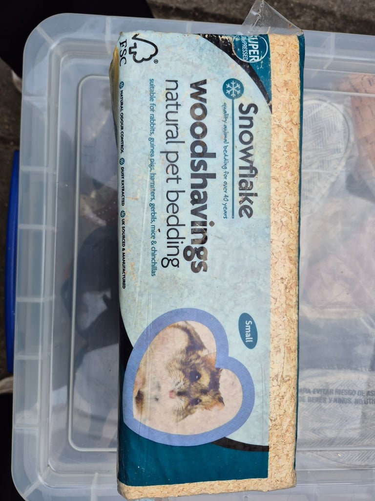 Snowflake woodshavings natural pet bedding