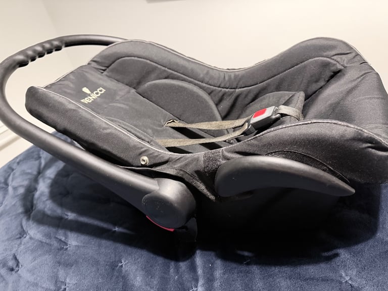 Venicci baby car seat 