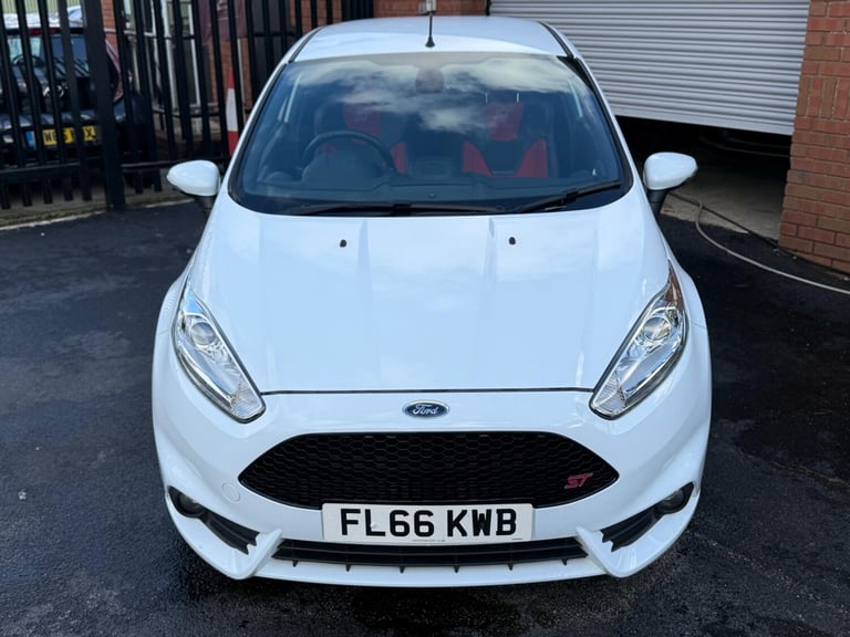2016 Ford Fiesta 1.6T EcoBoost ST-3 Euro 6 3dr HATCHBACK Petrol Manual