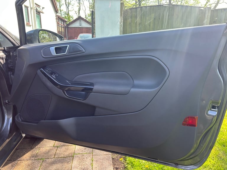 2015 Ford Fiesta 1.0 EcoBoost Zetec 3dr HATCHBACK Petrol Manual
