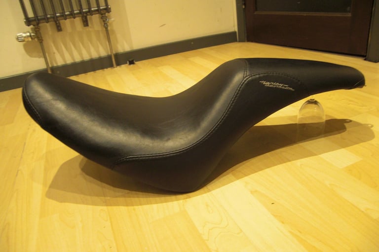 Harley Davidson Low Profile Softail Twin Cam seat