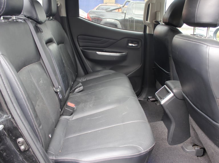 2021 Mitsubishi L200 2.2 DI-D DC Barbarian Pickup Double Cab 4dr Diesel Manual
