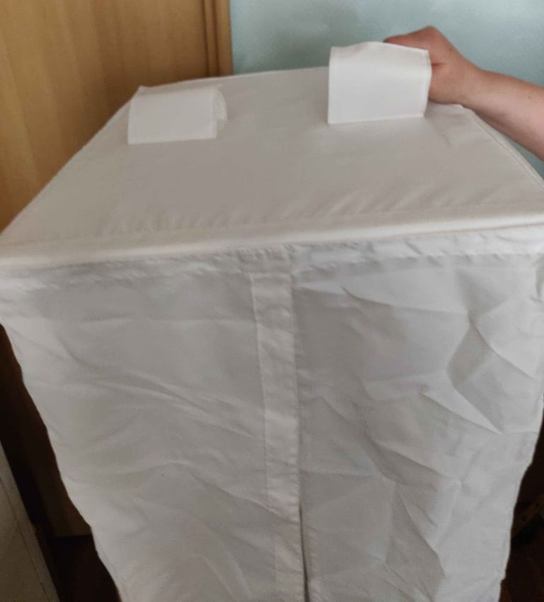 Wardrobe organiser dust protector