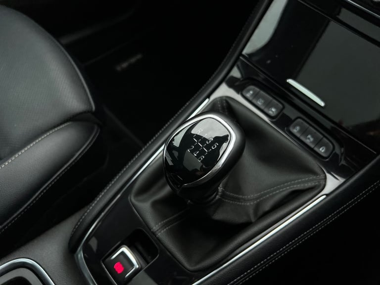 2018 Vauxhall Grandland X Grandland X 1.2 T Elite Nav 5drs Hatchback Petrol Manual