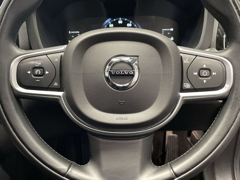 2018 18 VOLVO XC60 2.0 T5 MOMENTUM SUV 5DR PETROL AUTO AWD EURO 6 (S/S) (250 PS)
