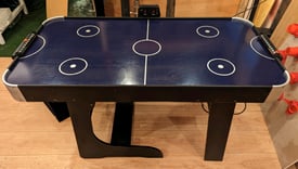 Free air hockey table