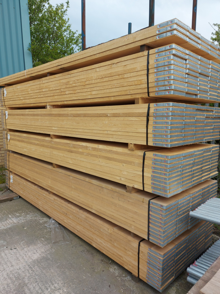 SCAFFOLD BOARDS 13' LONG NEW BS2482/1.2M MC TIMBER