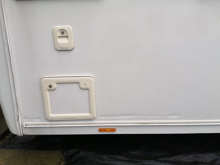 LUNAR LEXON 560 TOURING CARAVAN