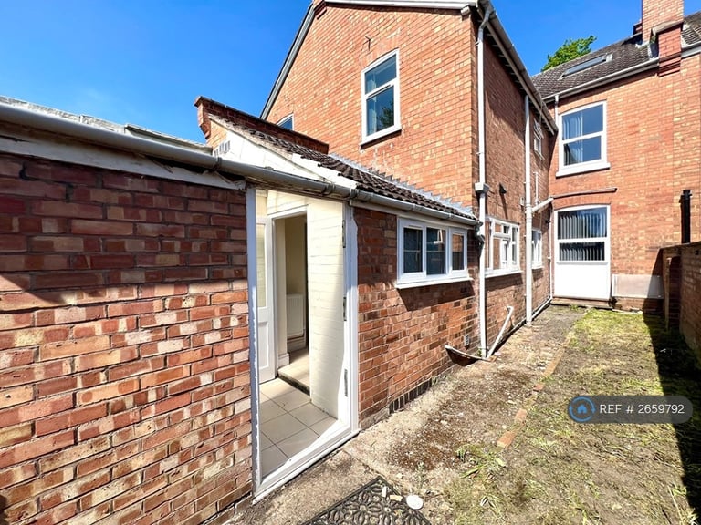 6 bedroom house in Radford Road, Leamington Spa, CV31 (6 bed) (#2659792)