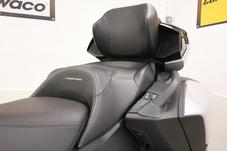 2025 Can-Am Spyder RT Limited Trike Hyper Silver Metallic - IN STOCK NOW 