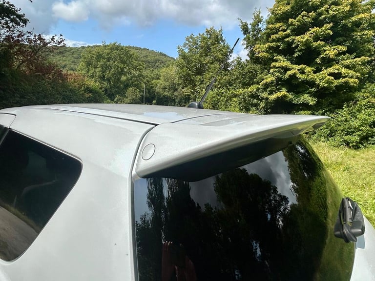 SUZUKI SWIFT 1.6*SPORT*1Owner-7Suzuki Svs-Xenons-Nav**OUTSTANDING CHERISHED