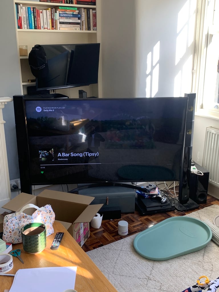 image for LG HDTV 65 inches