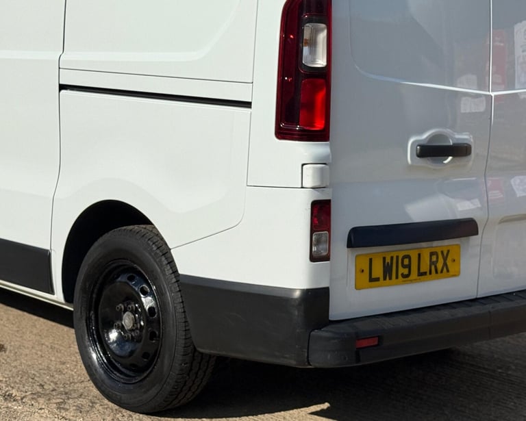 2019 Renault Trafic 1.6 dCi 27 Business+ SWB Standard Roof Euro 6 5dr Diesel