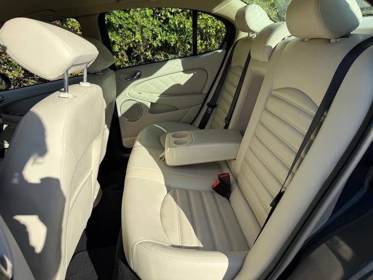 JAGUAR X-TYPE 2.2d SE 2009 4dr Auto Grey | Full Service History | MOT June 2026