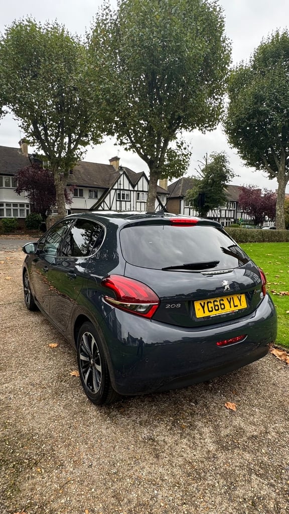 Peugeot, 208, Hatchback, 2016, Manual, 1199 (cc), 5 doors