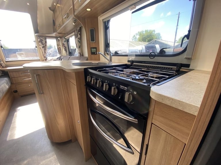 2017 BAILEY PEGASUS PALERMO 5 BERTH FAMILY CARAVAN